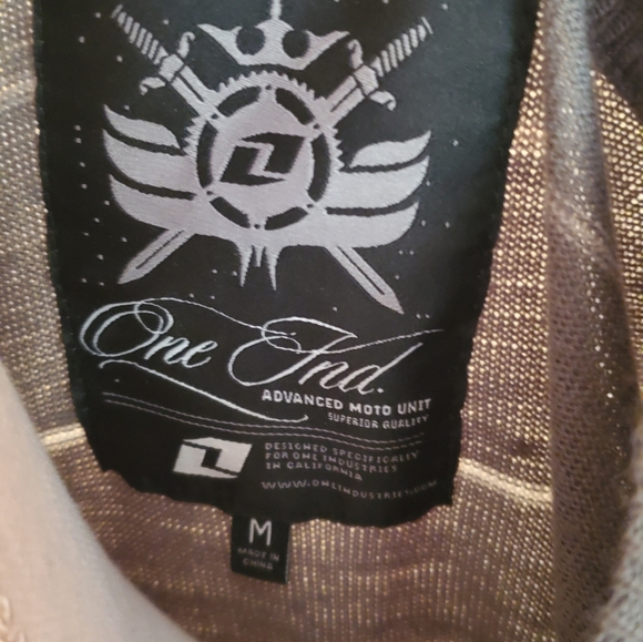 One industries mens size large - Picture 3 of 5